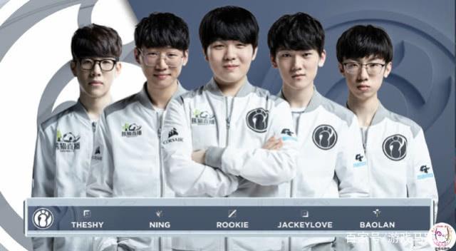 亚历山大 亚历山大